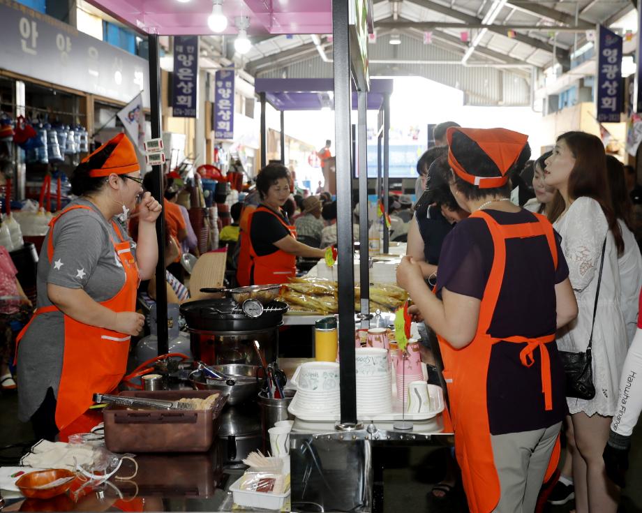 태안군 전통시장 ‘토요주말장터’, 다양한 체험과 먹거리 ‘큰 호응’