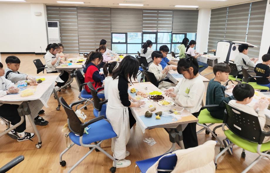 안면도서관 도서관의 날 행사 1(떡 만들기)