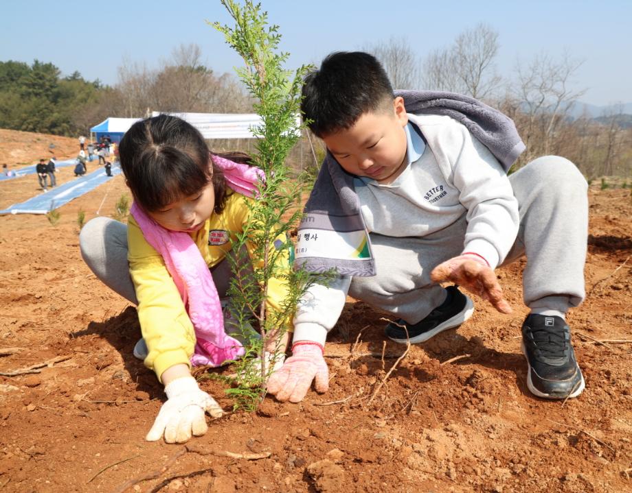 식목일 나무심기 행사 (1)